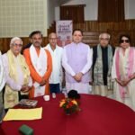 मुख्यमंत्री धामी ने साहित्यकारों से किया संवाद, दो साहित्य ग्राम स्थापित करने की योजना पर जोर…