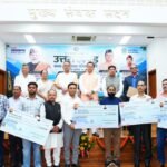 स्वच्छ ईंधन आधारित 11 वाहनों को मुख्यमंत्री ने दिखाई हरी झंडी, 6 लाभार्थियों को मिली सब्सिडी